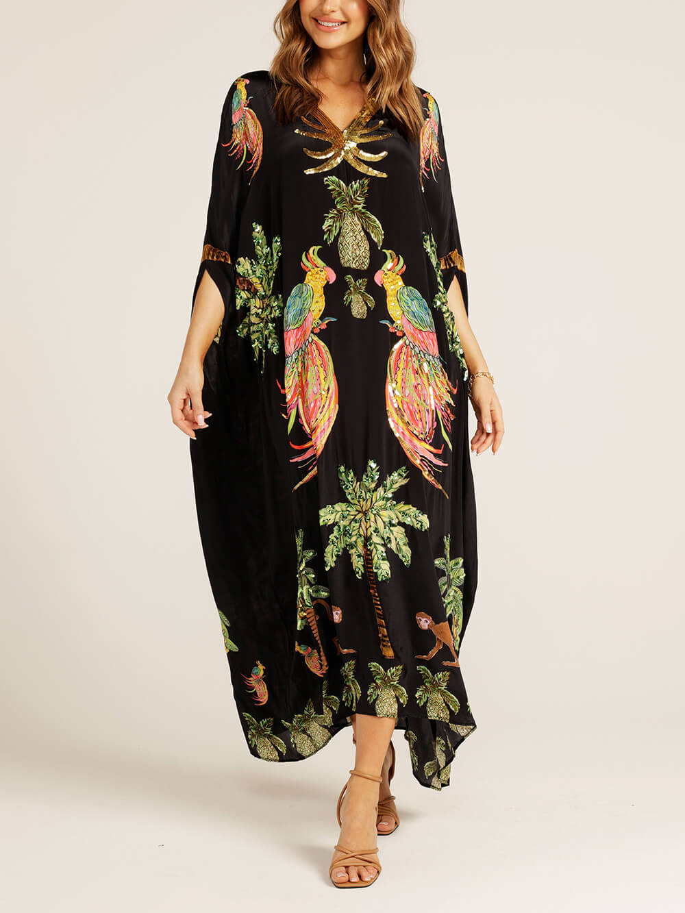 Einzigartiges Kleid mit überschnittenen Schultern und Kokospalmen-Print