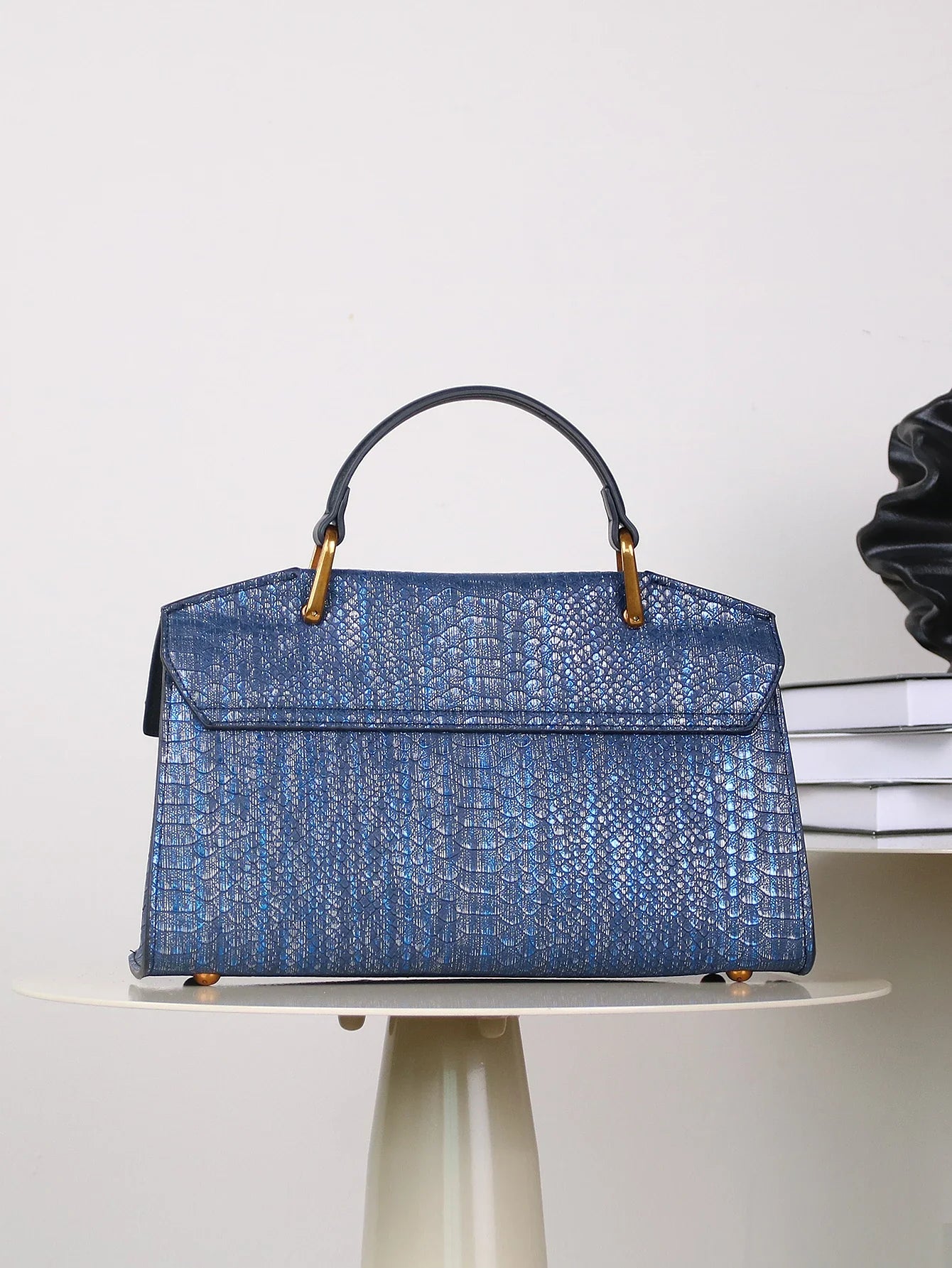 Cocio - Tasche mit geprägtem Schlangenmuster