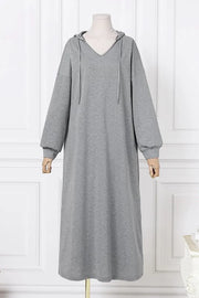 Robe avec capuche et cordon de serrage avec décolleté en V - Chloé® Paris